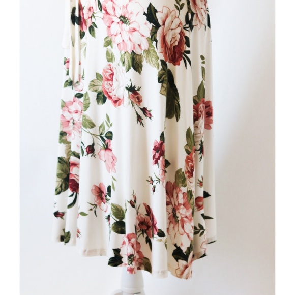 SURPLICE FLORAL MIDI DRESS $15 THIS WEEK - Picture 7 of 8